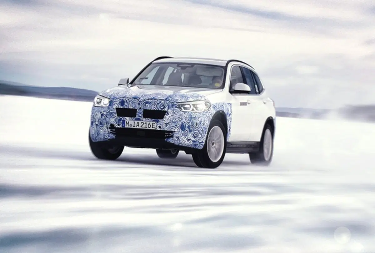 BMW, test al Polo per iX3, i4 e iNext (5)
