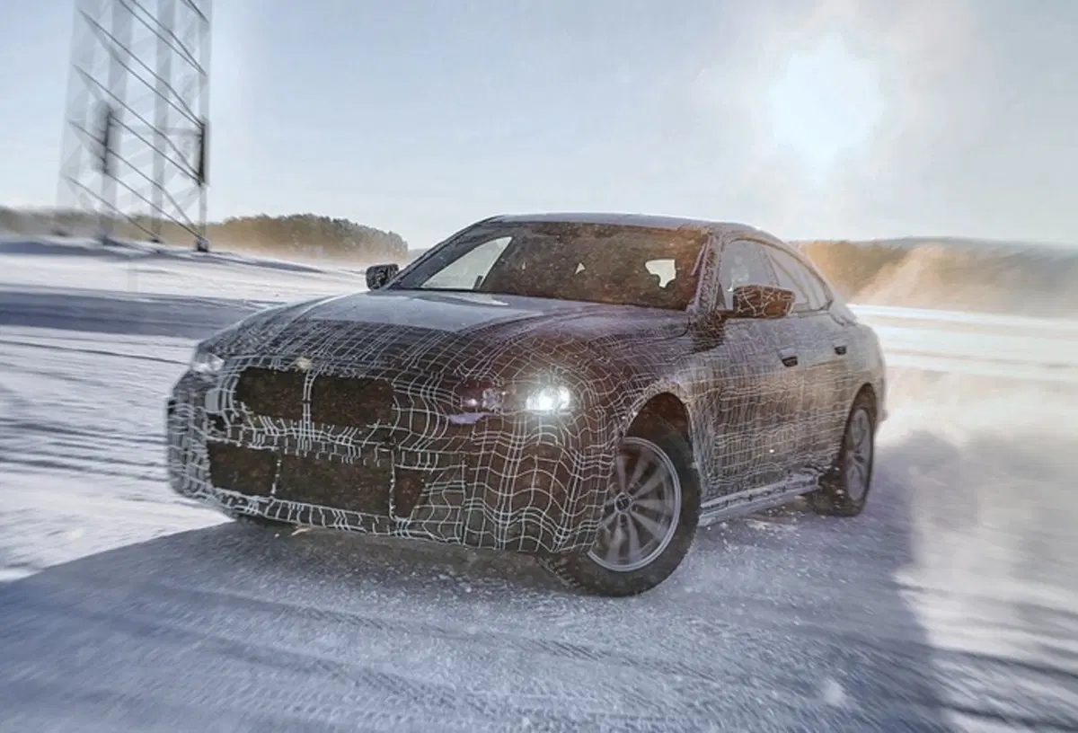 BMW, test al Polo per iX3, i4 e iNext (4)