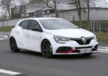 Renault Megane RS Trophy, le foto spia