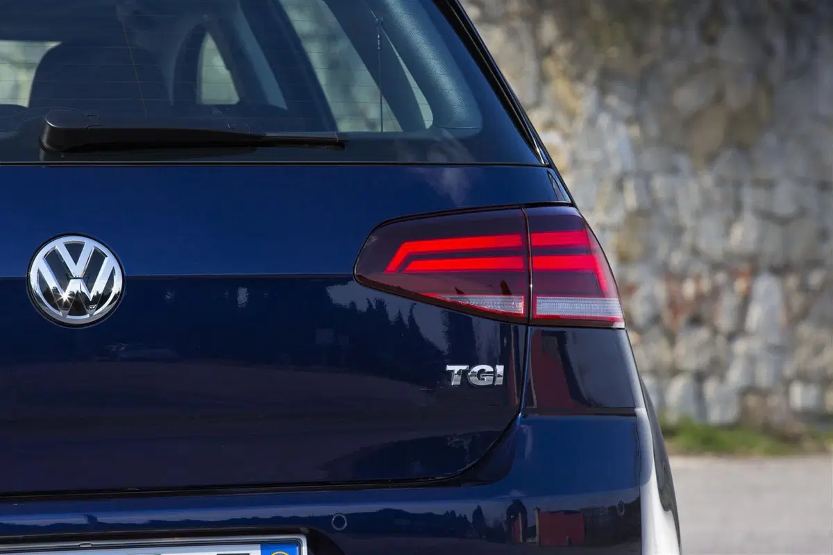 Volkswagen Golf 1.5 TGI, arriva la nuova Golf a metano (2)