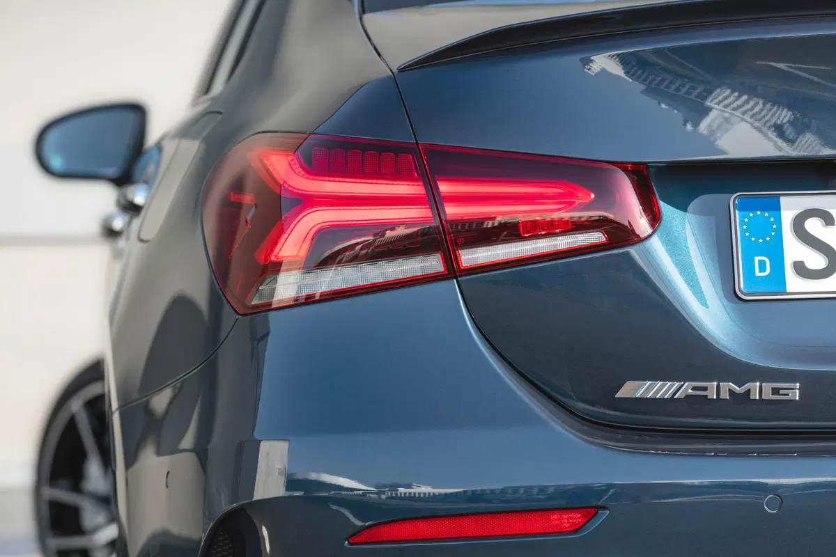 Mercedes-AMG A 35, svelata la berlina (3)