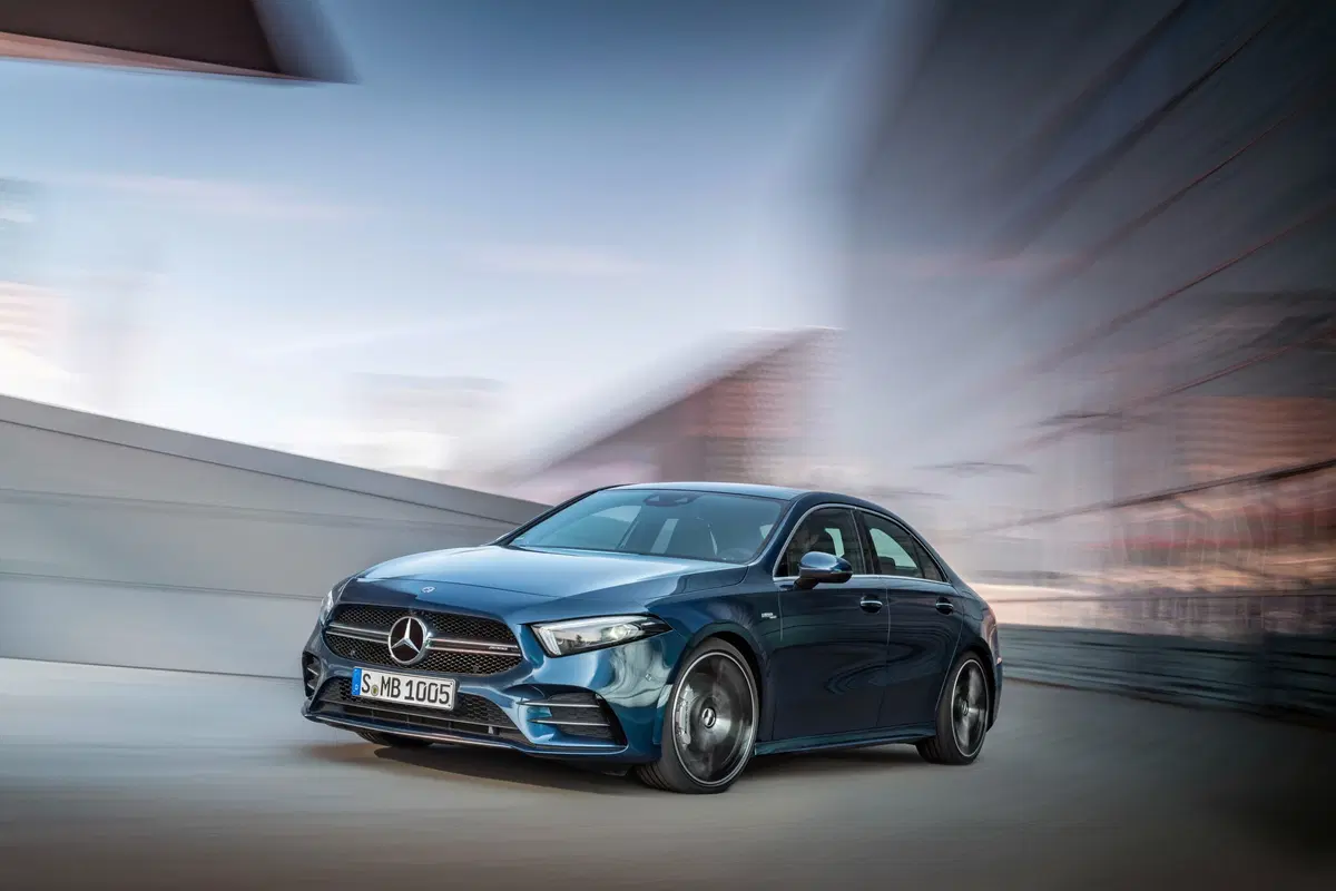 Mercedes-AMG A 35, svelata la berlina (6)