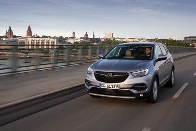 Opel Grandland X | Sobria e onesta in salsa franco-tedesca... [Video]