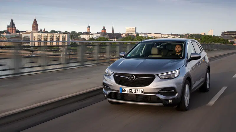 Opel Grandland X | Sobria e onesta in salsa franco-tedesca... [Video]