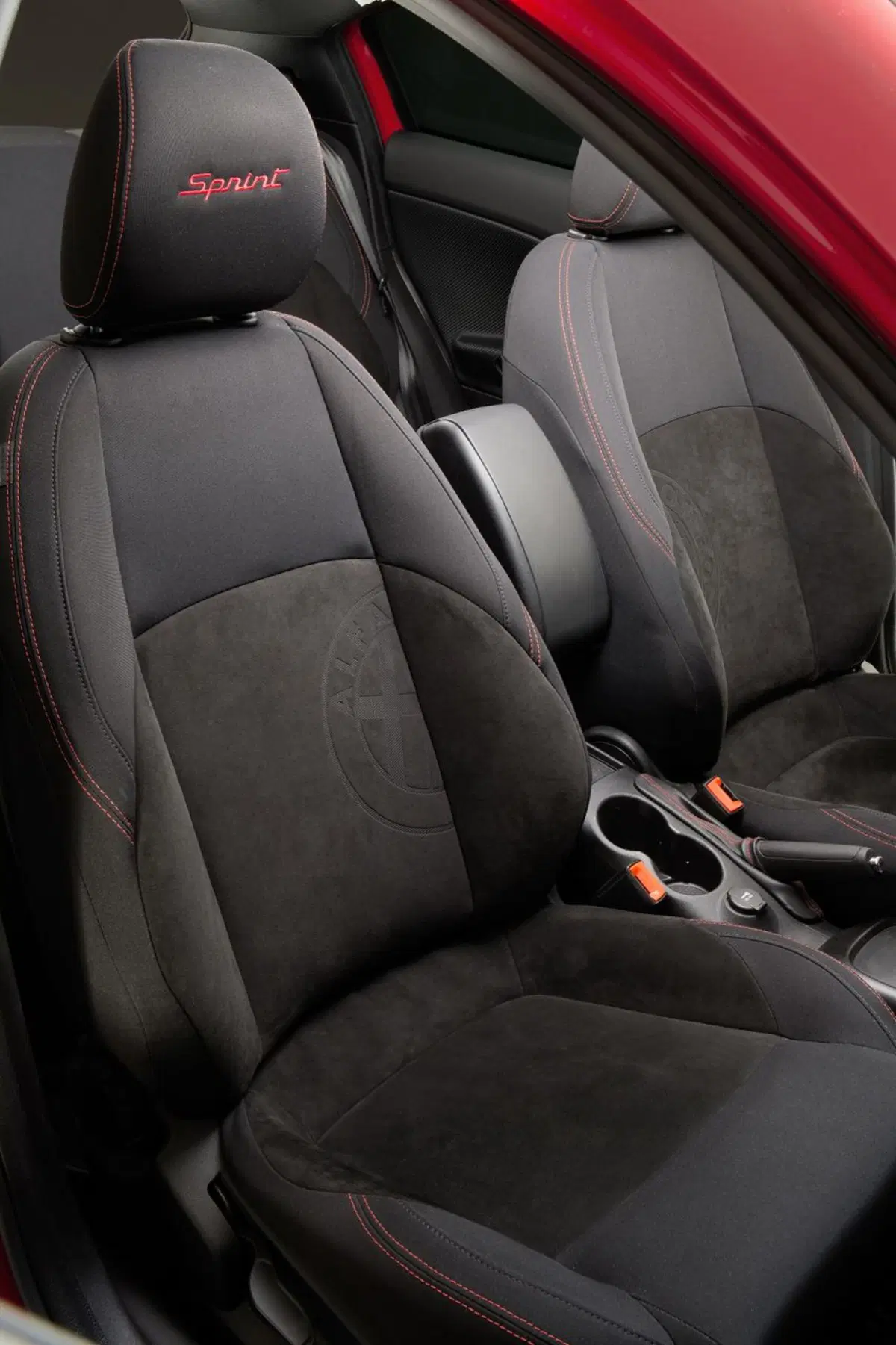 Hatchback europee a confronto: Alfa Romeo Giulietta 1.6 JTDm TCT Vs VW Golf 1.6 TDI DSG (13)
