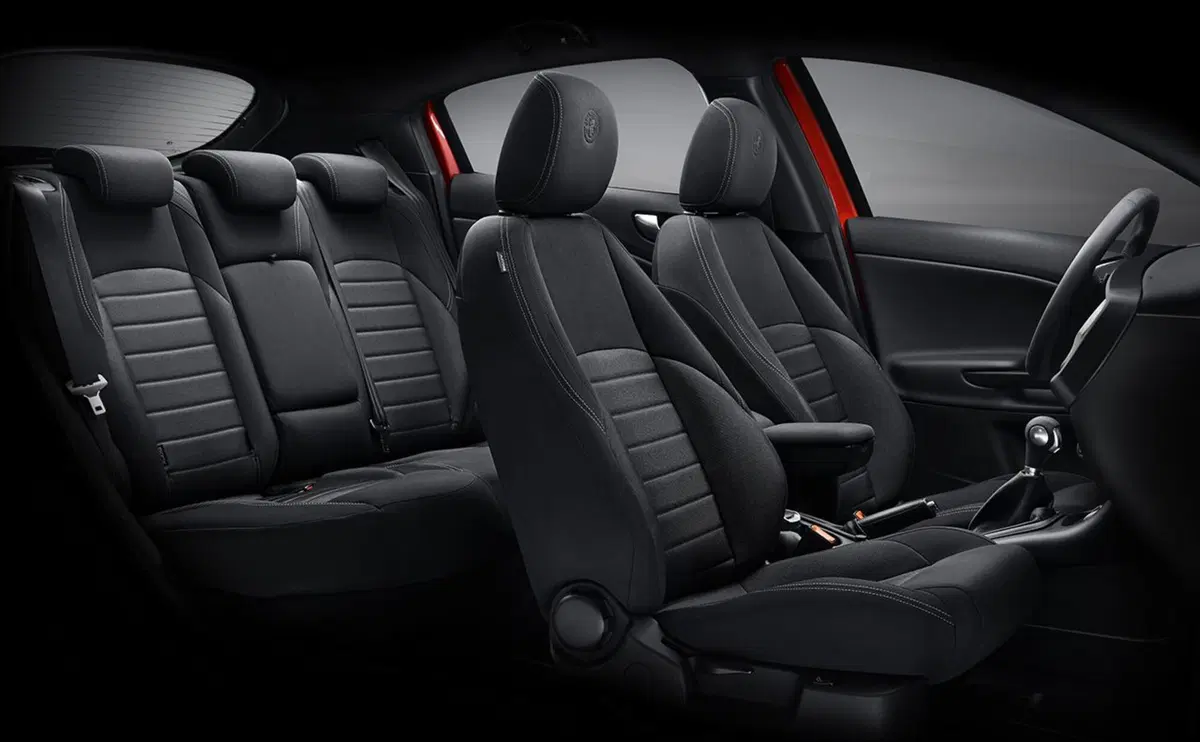 Hatchback europee a confronto: Alfa Romeo Giulietta 1.6 JTDm TCT Vs VW Golf 1.6 TDI DSG (7)
