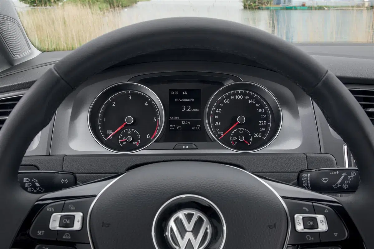 Hatchback europee a confronto: Alfa Romeo Giulietta 1.6 JTDm TCT Vs VW Golf 1.6 TDI DSG (2)