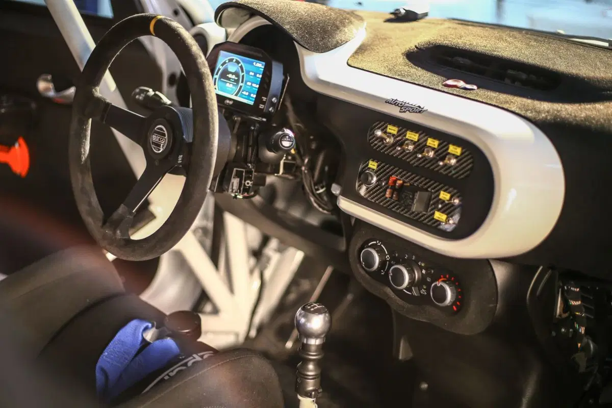 Renault Twingo R1, il ritorno nei rally di una “tutto dietro”  (6)