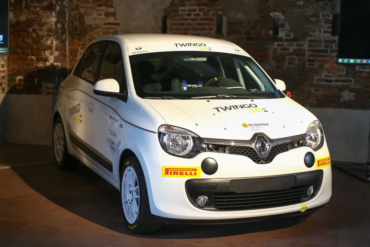 Renault Twingo R1, il ritorno nei rally di una “tutto dietro” 