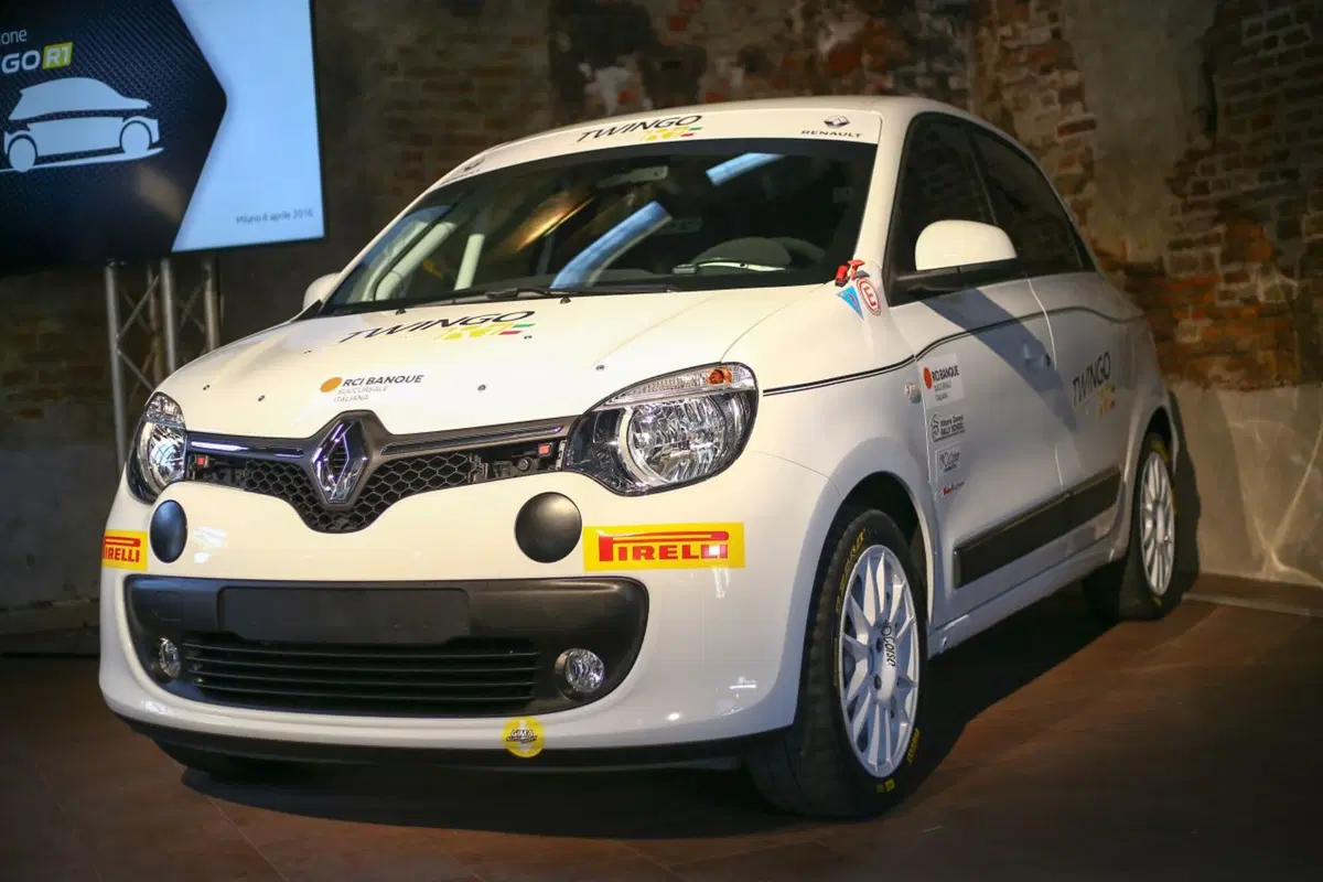 Renault Twingo R1, il ritorno nei rally di una “tutto dietro”  (3)