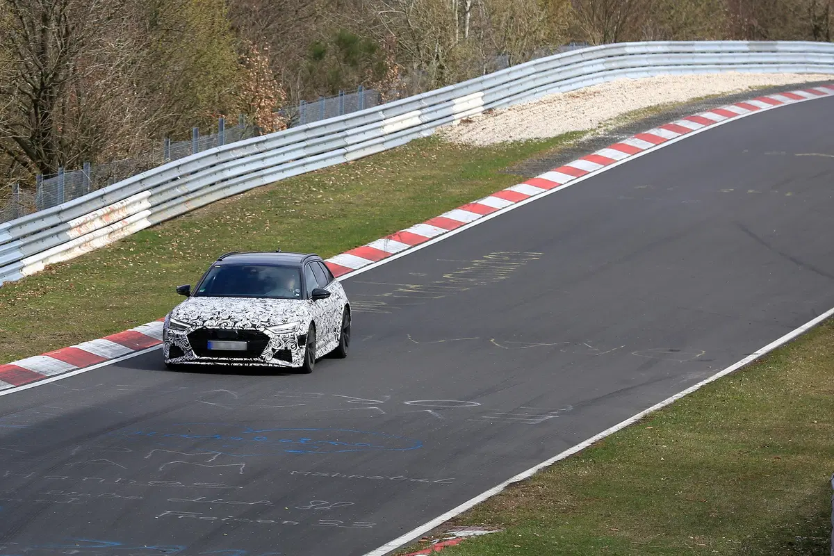 Audi RS6, in arrivo la prossima generazione  (8)