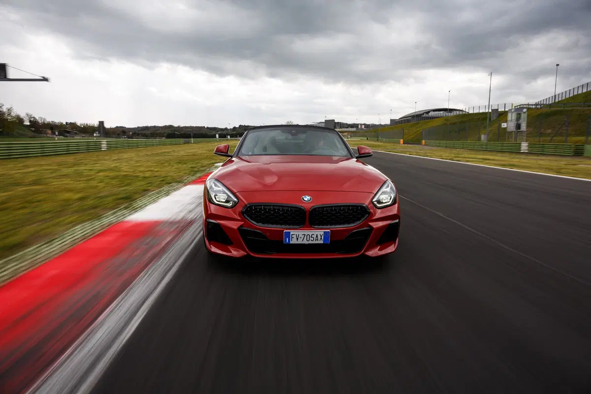 BMW Z4 2019, la roadster di lusso per la strada e la pista [Video] (2)