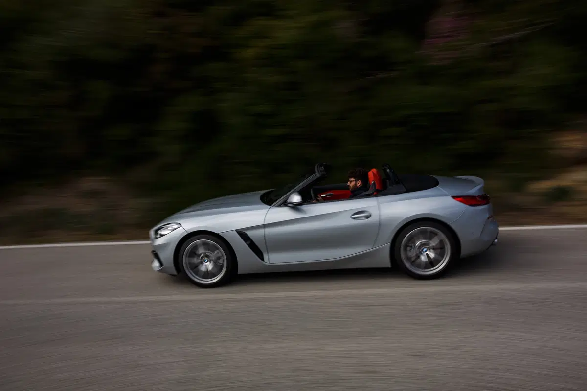 BMW Z4 2019, la roadster di lusso per la strada e la pista [Video] (8)