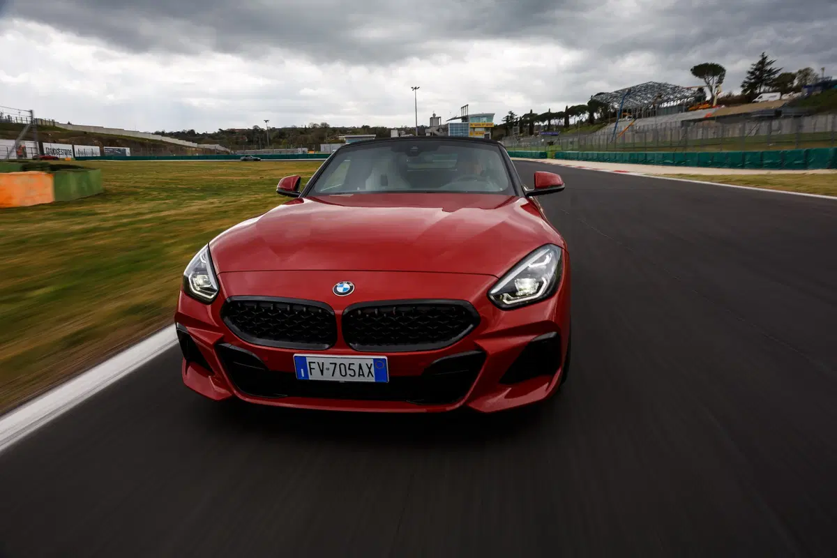 BMW Z4 2019, la roadster di lusso per la strada e la pista [Video] (7)