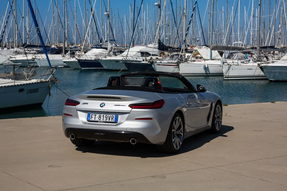 BMW Z4 2019, la roadster di lusso per la strada e la pista [Video] (13)
