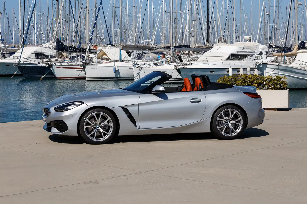 BMW Z4 2019, la roadster di lusso per la strada e la pista [Video] (14)
