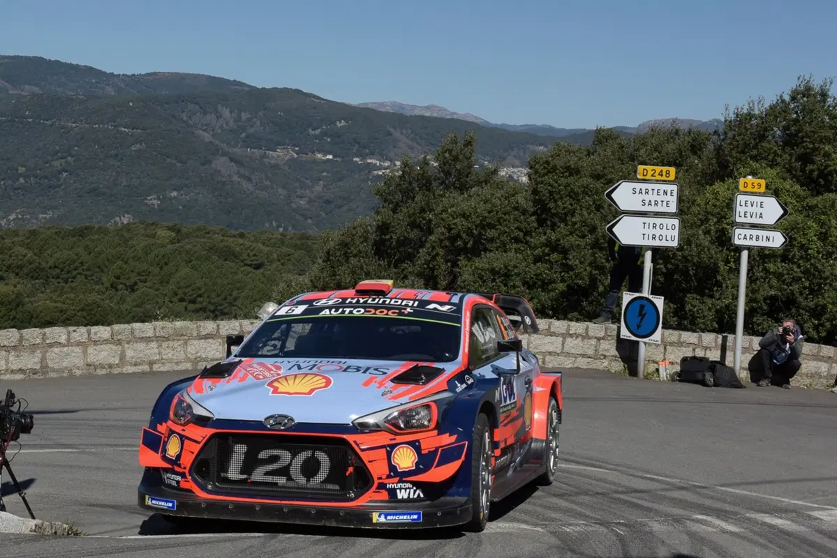 WRC19. Hyundai. Andrea Adamo: “Il mio stile di comando? Guardare negli occhi!” (5)