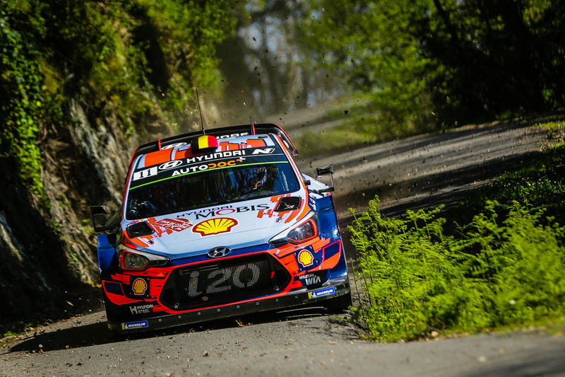 Thierry Neuville in azione in Corsica