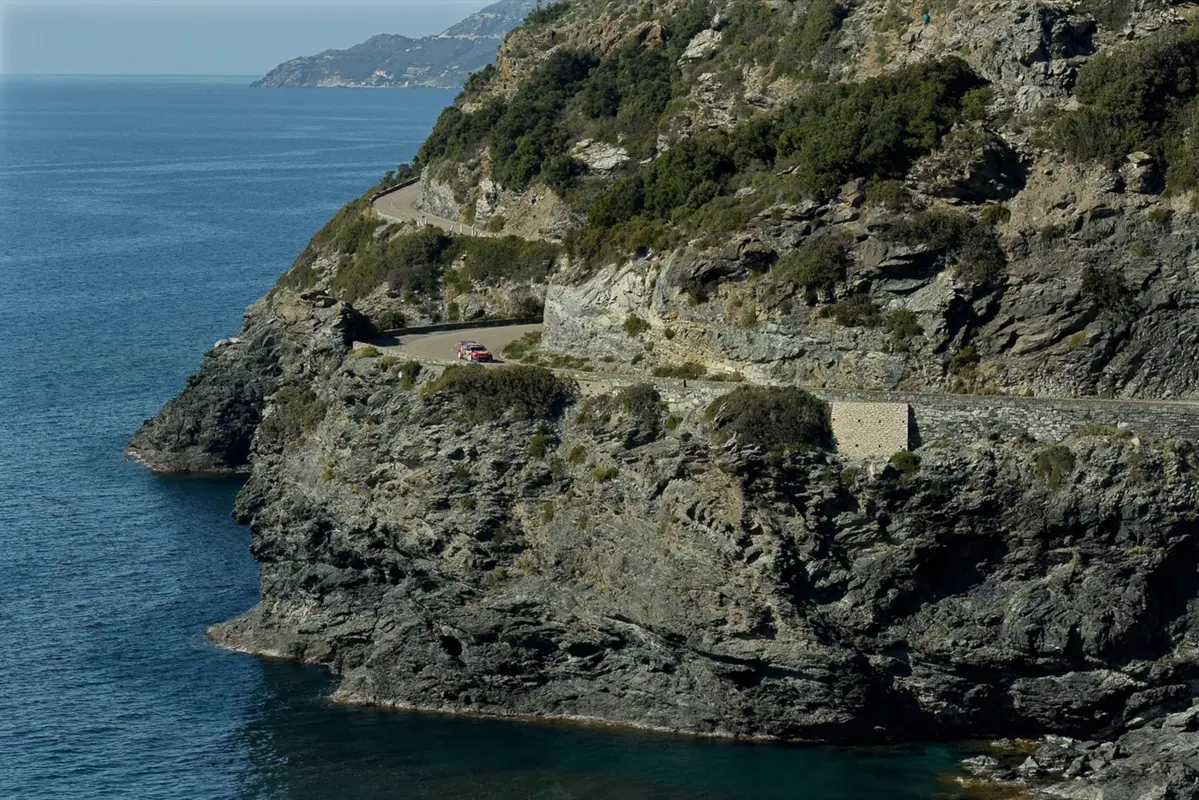 WRC19. Corsica. Neuville-Hyundai: il giorno del risveglio (15)