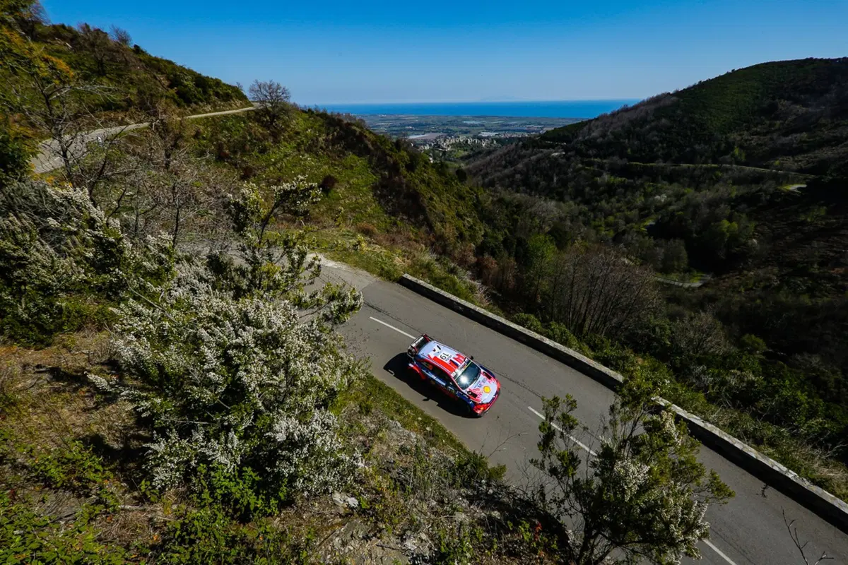 WRC19. Corsica. Neuville-Hyundai: il giorno del risveglio (24)