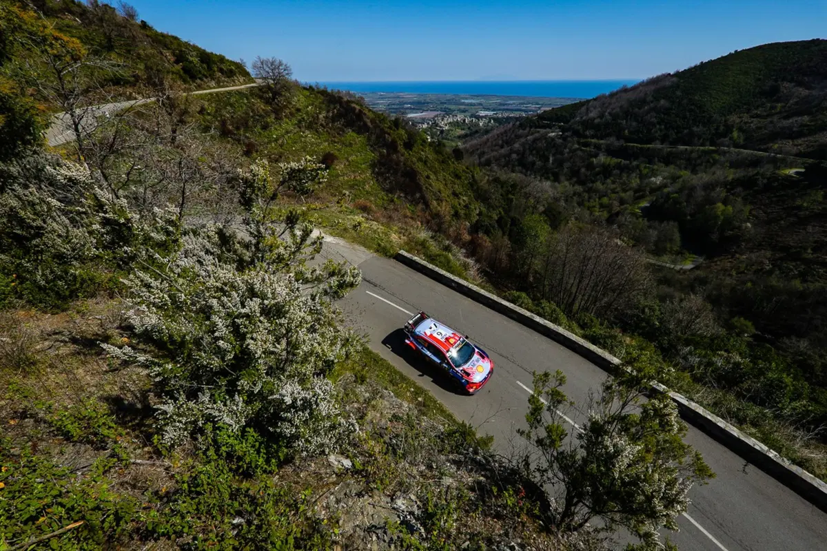 WRC19. Corsica. Neuville-Hyundai: il giorno del risveglio (28)