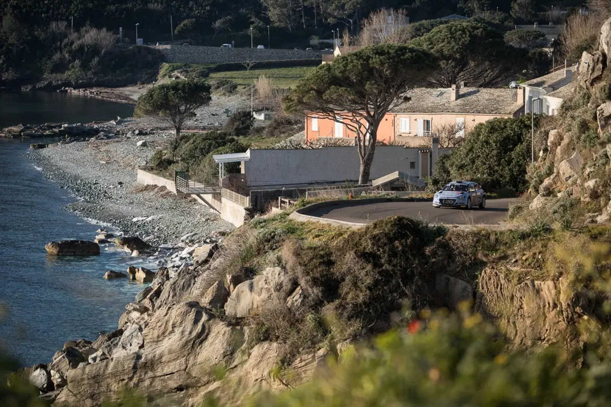 WRC19. Corsica. Neuville-Hyundai: il giorno del risveglio (50)