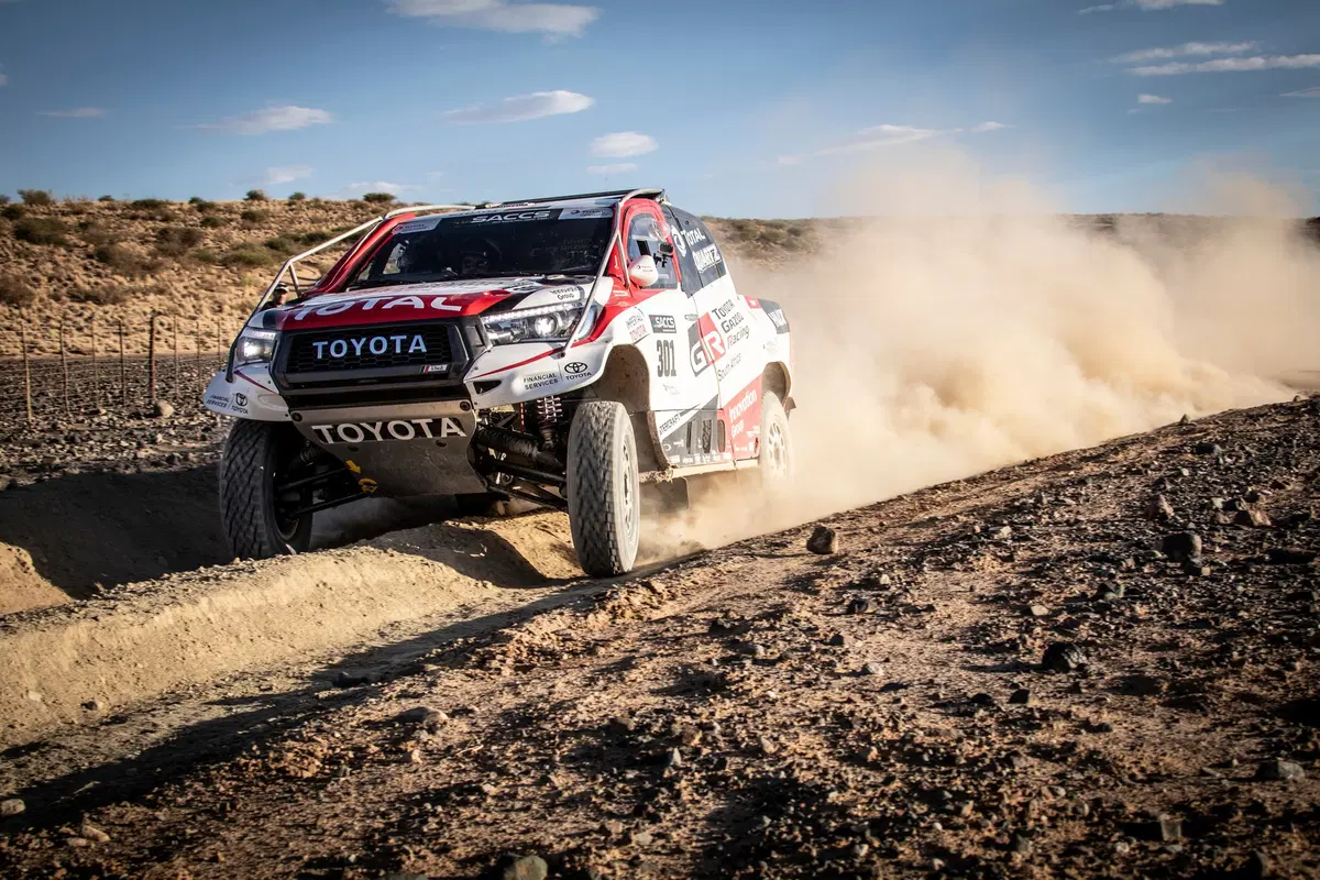 Dakar 2010. Alonso prova la Toyota Hilux. Dakar in vista? (2)