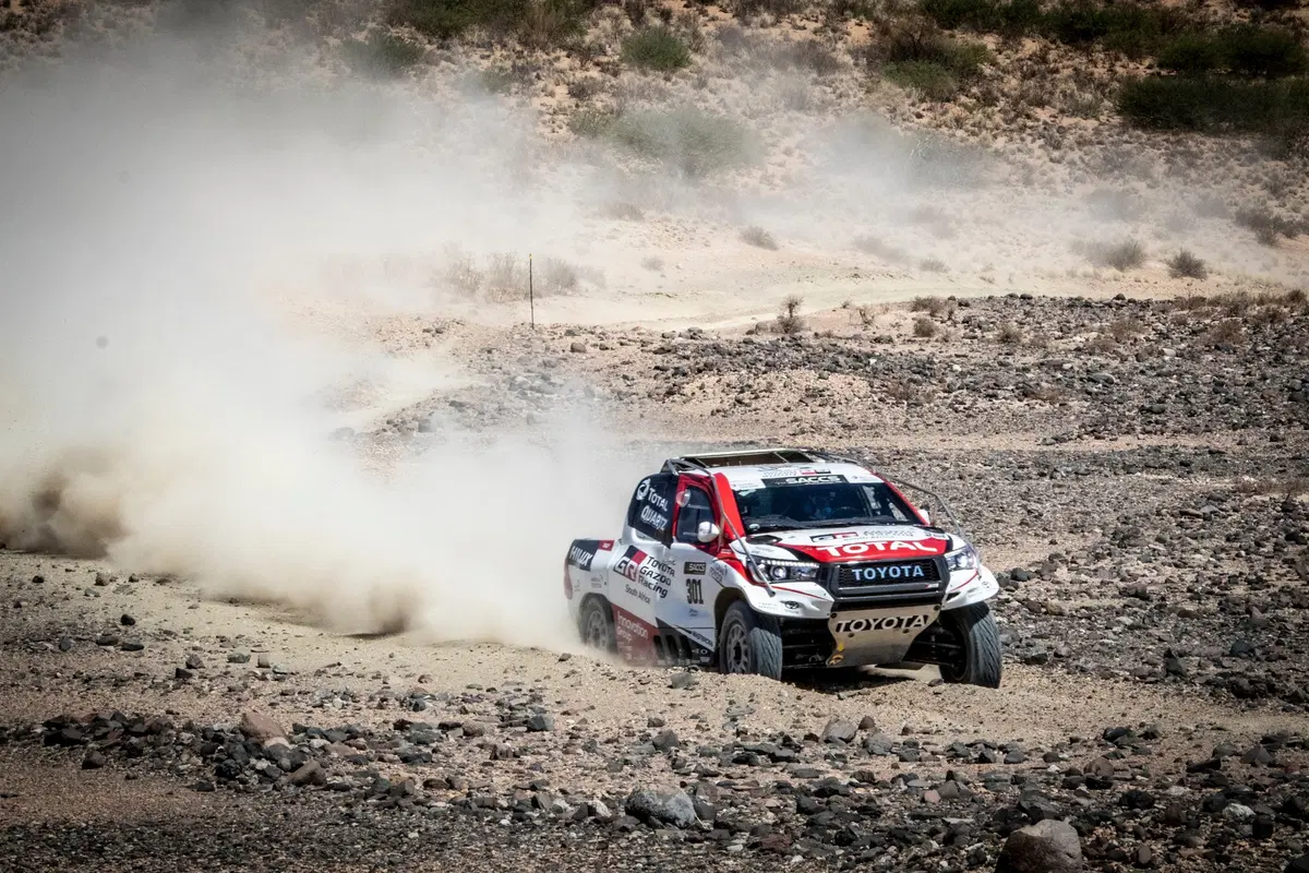 Dakar 2010. Alonso prova la Toyota Hilux. Dakar in vista? (3)