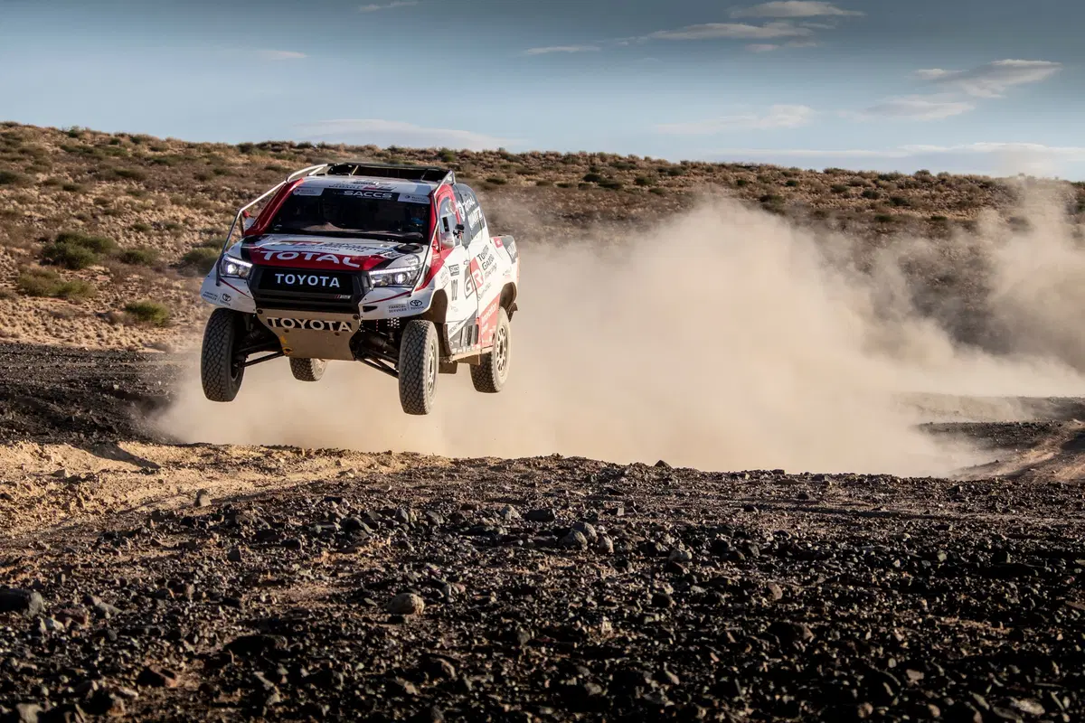 Dakar 2010. Alonso prova la Toyota Hilux. Dakar in vista? (4)