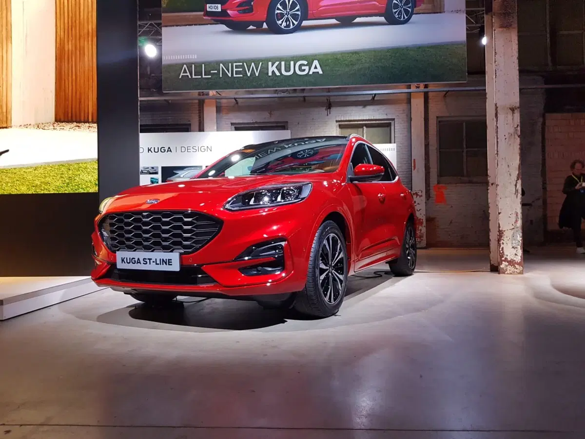 Ford, Hybrid per tutti i gusti: ecco nuova Kuga, Explorer, Tourneo, Fiesta e Focus [video live] (4)