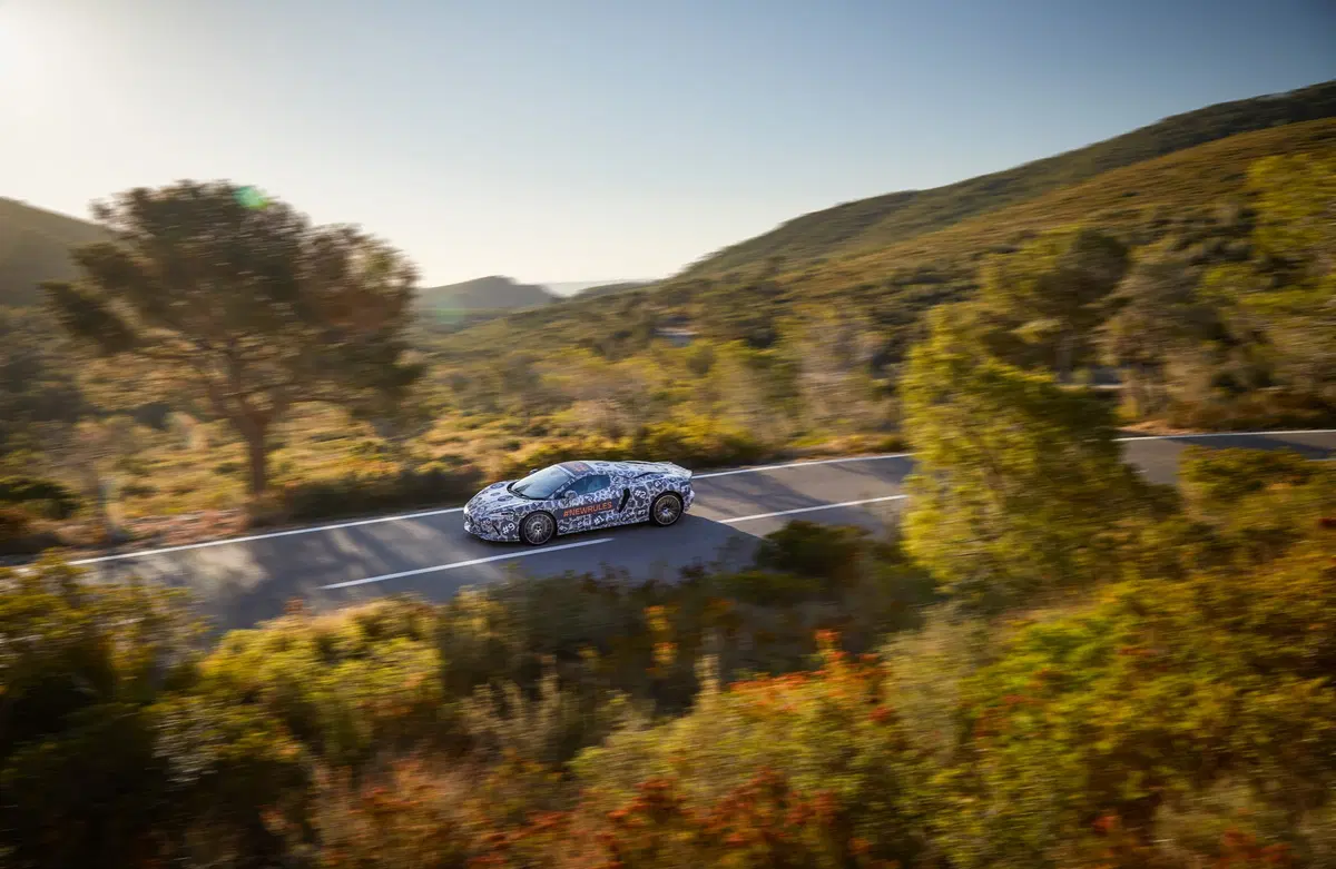 McLaren Grand Tourer, le foto del muletto (3)