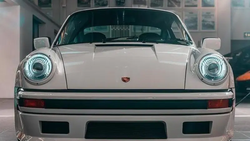Porsche 911 con motore F1 V6 turbo by Lanzante