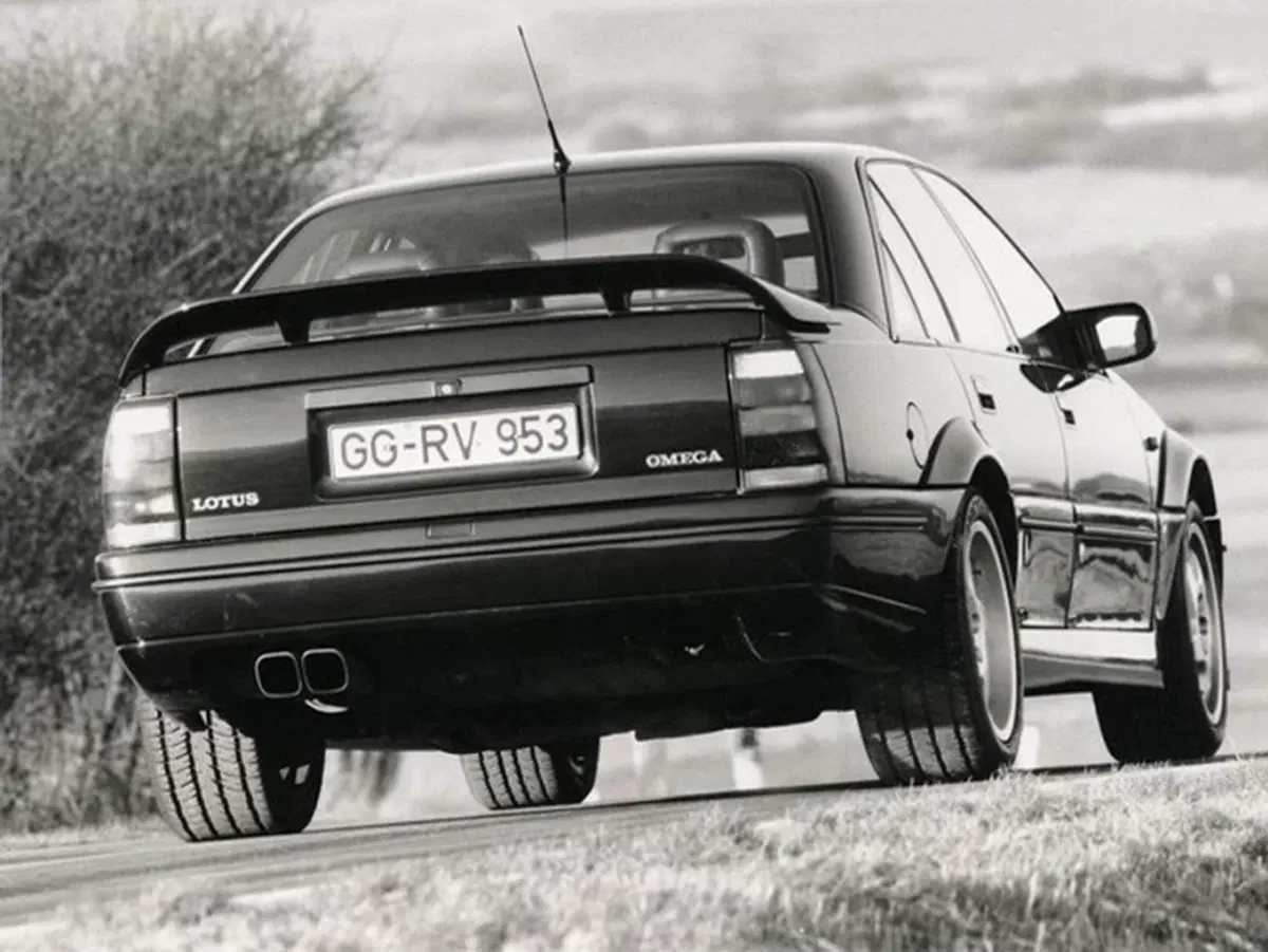 Opel Omega Lotus, 30 anni fa nasceva la regina delle “superberline” (17)
