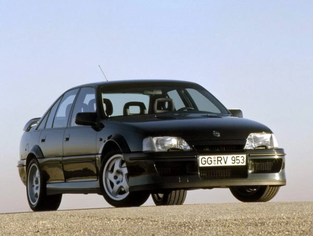 Opel Omega Lotus, 30 anni fa nasceva la regina delle “superberline” (2)