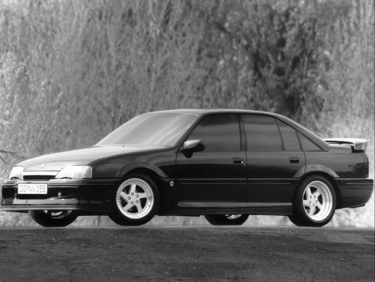 Opel Omega Lotus, 30 anni fa nasceva la regina delle “superberline” (18)