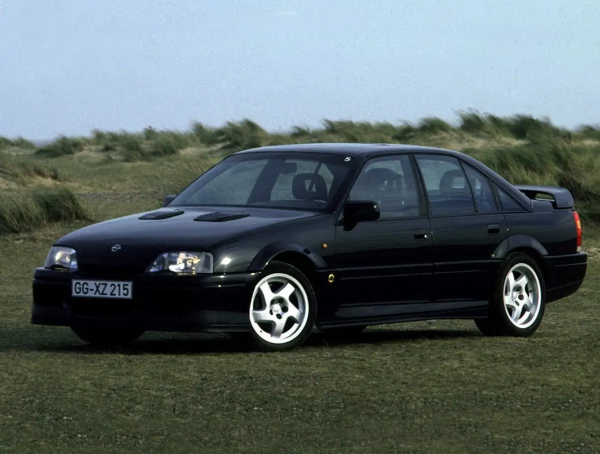 Opel Omega Lotus, 30 anni fa nasceva la regina delle “superberline” (7)