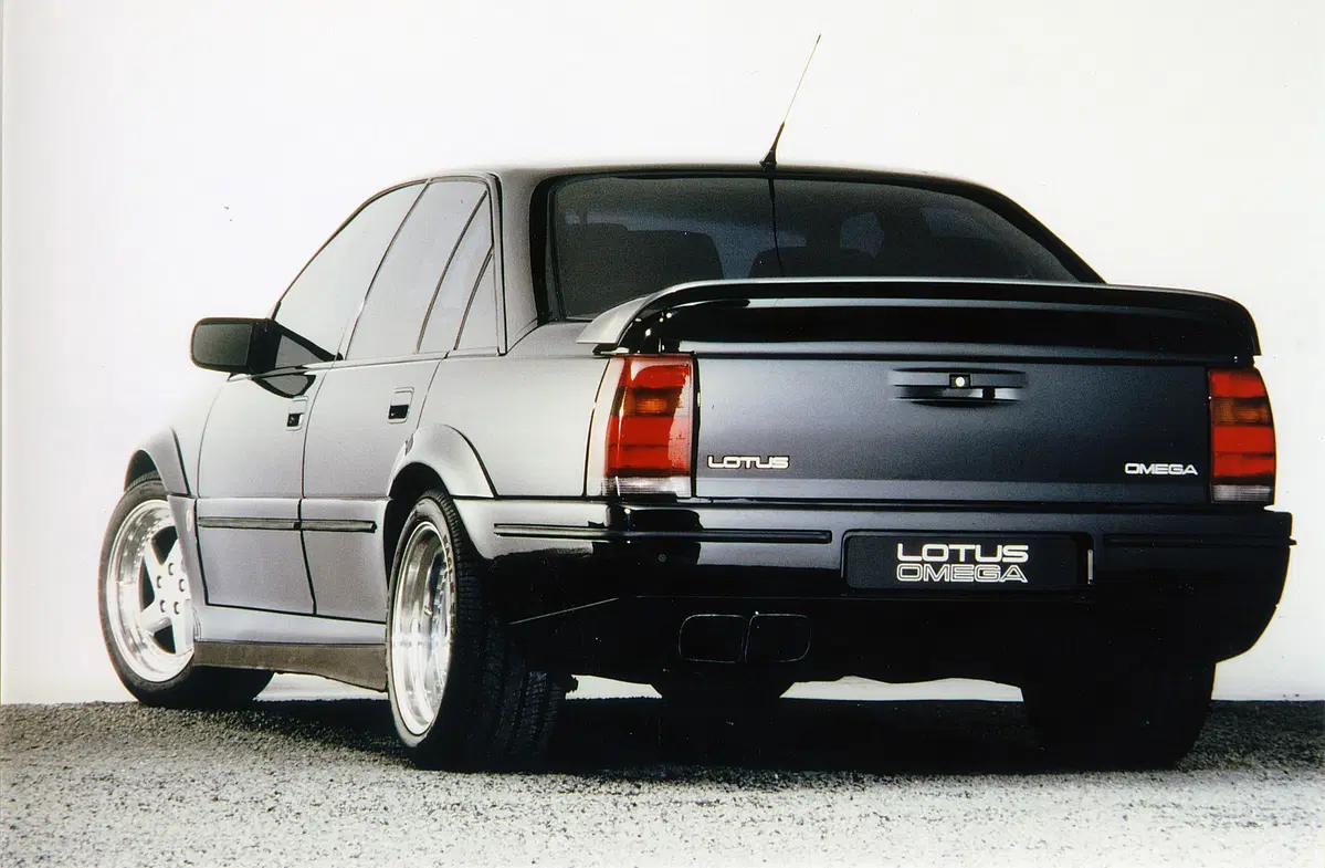 Opel Omega Lotus, 30 anni fa nasceva la regina delle “superberline” (9)