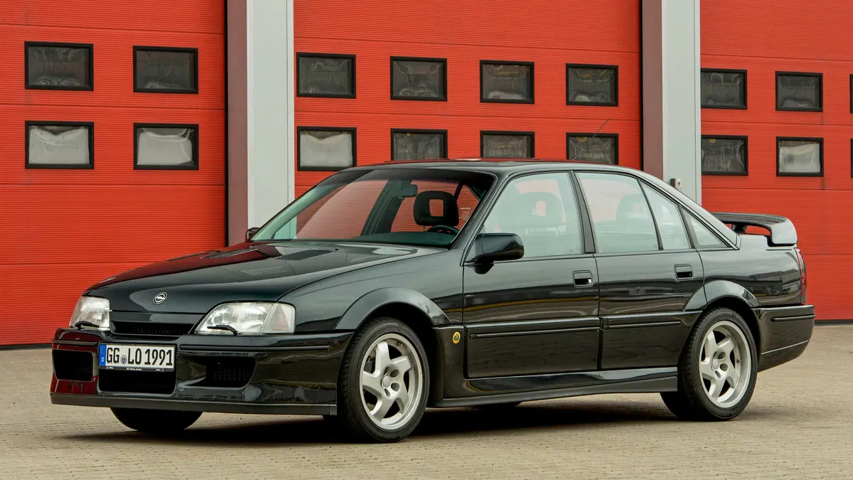 Opel Omega Lotus, 30 anni fa nasceva la regina delle “superberline” (4)