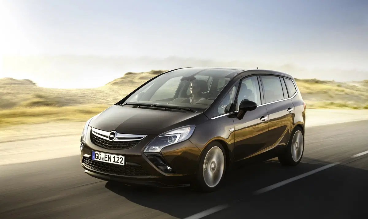 Opel Zafira: il mitico monovolume compie 20 anni (10)