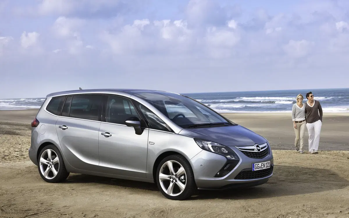 Opel Zafira: il mitico monovolume compie 20 anni (4)
