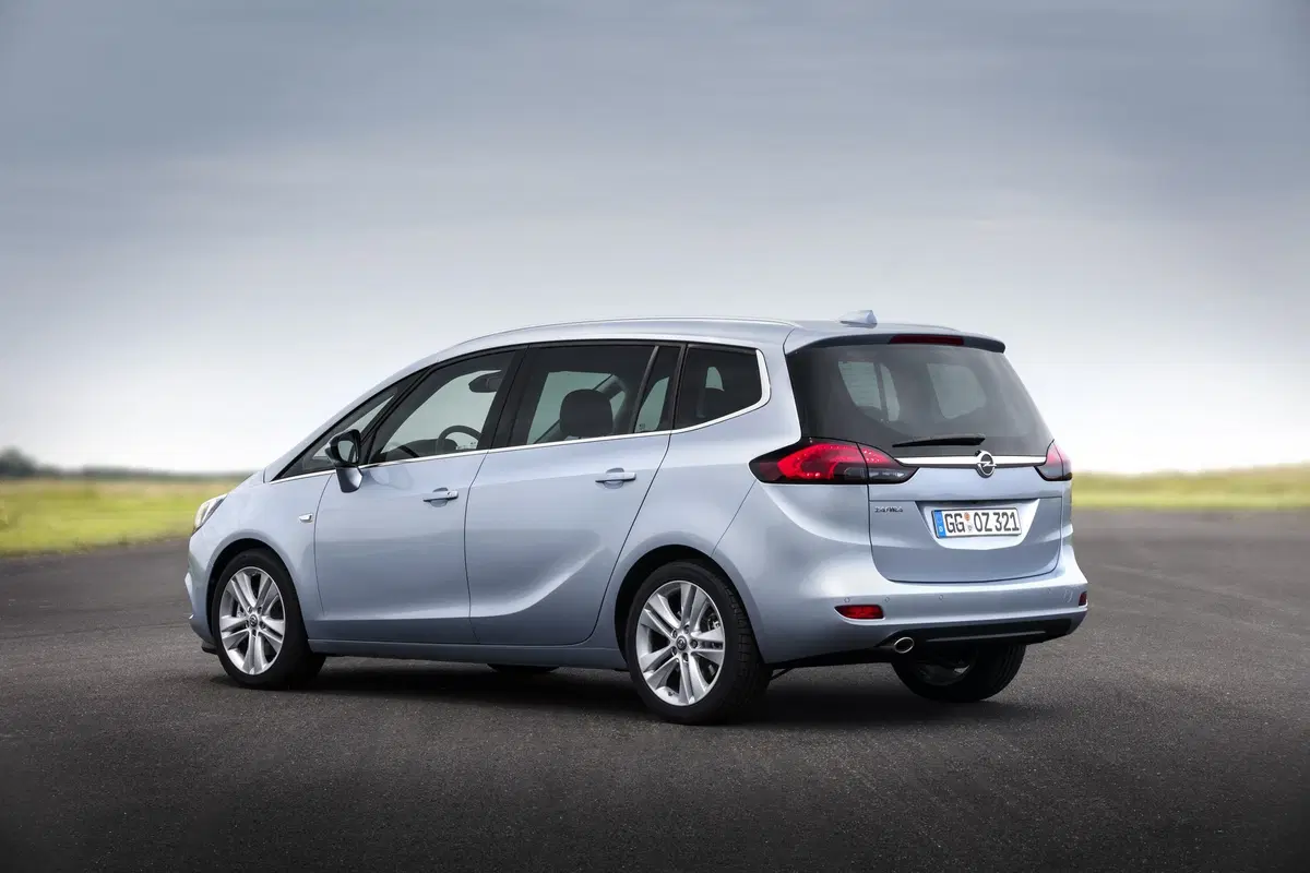 Opel Zafira: il mitico monovolume compie 20 anni (13)