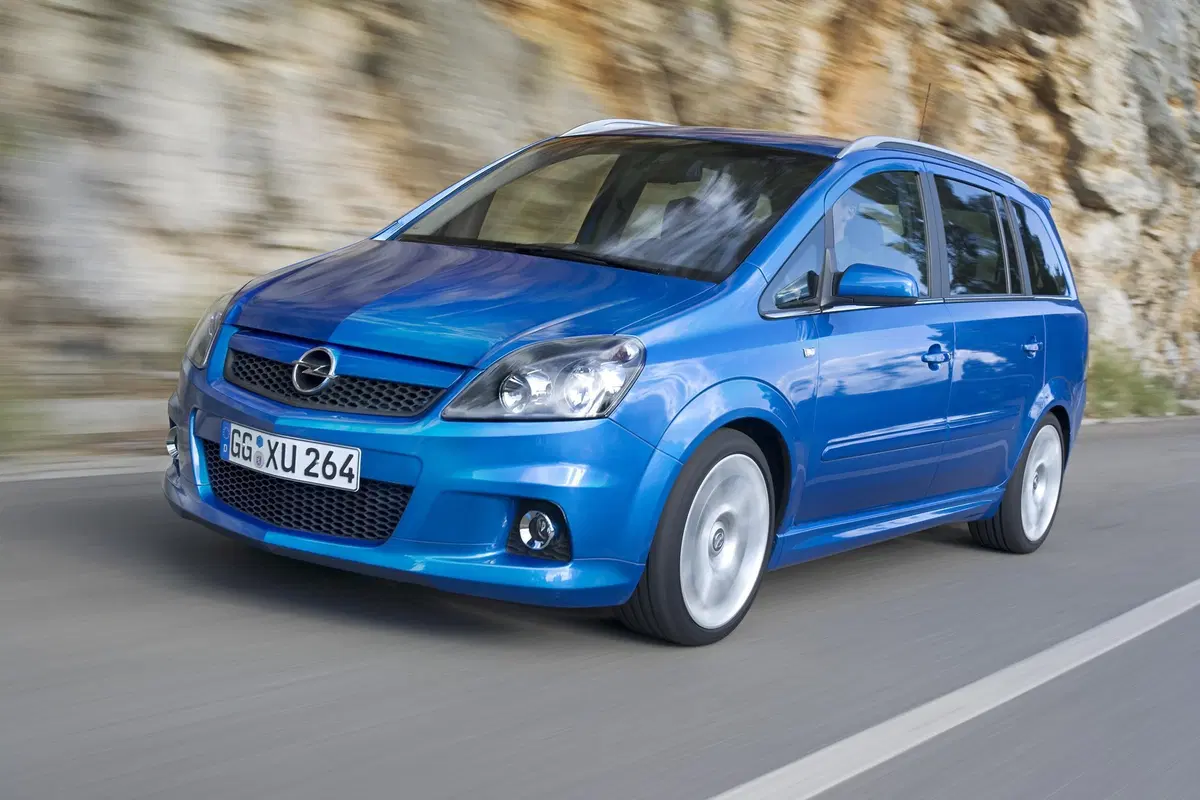 Opel Zafira: il mitico monovolume compie 20 anni (3)
