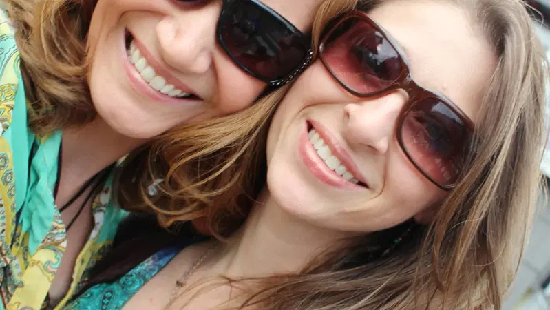 Mamme assassine, SUV vola da scogliera con 8 passeggeri tutti morti: è omicidio suicidio
