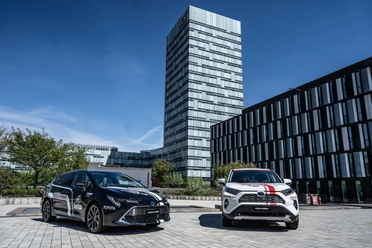 Giro d'Italia 2019: Toyota auto ufficiale (2)