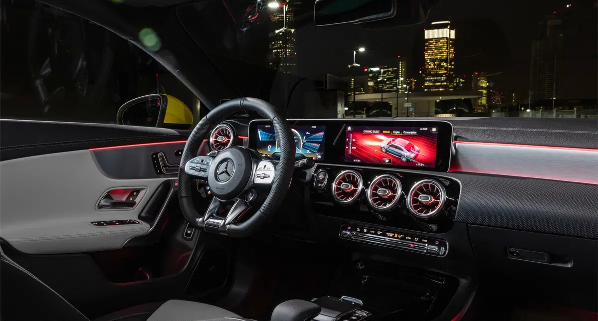 Mercedes-AMG CLA 35, debutto al Salone di New York (12)