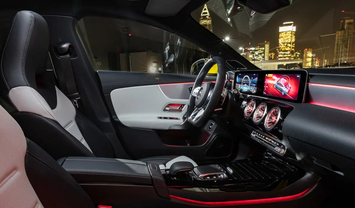 Mercedes-AMG CLA 35, debutto al Salone di New York (15)