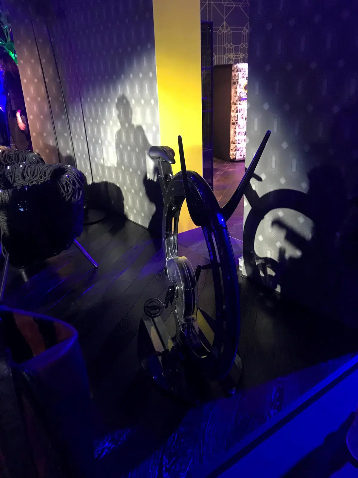 Mini, al Fuorisalone una Batmobile speciale per gli 80 anni di Batman (5)