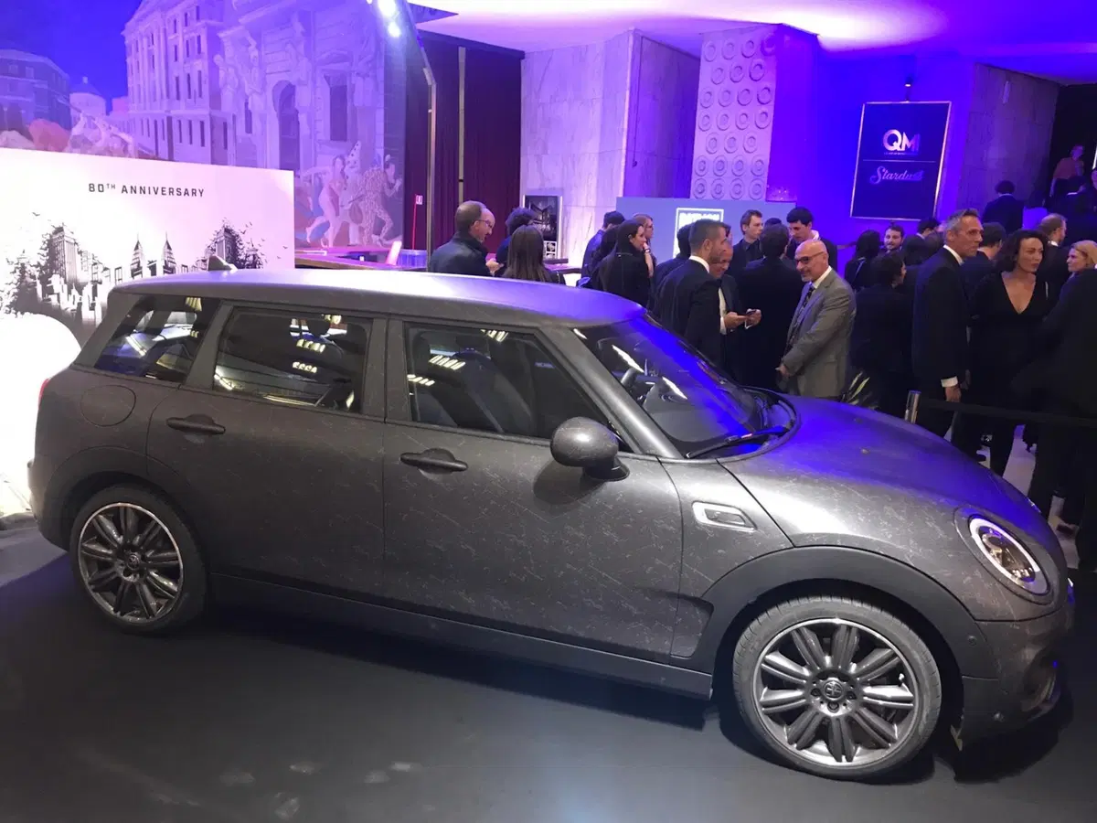 Mini, al Fuorisalone una Batmobile speciale per gli 80 anni di Batman (3)