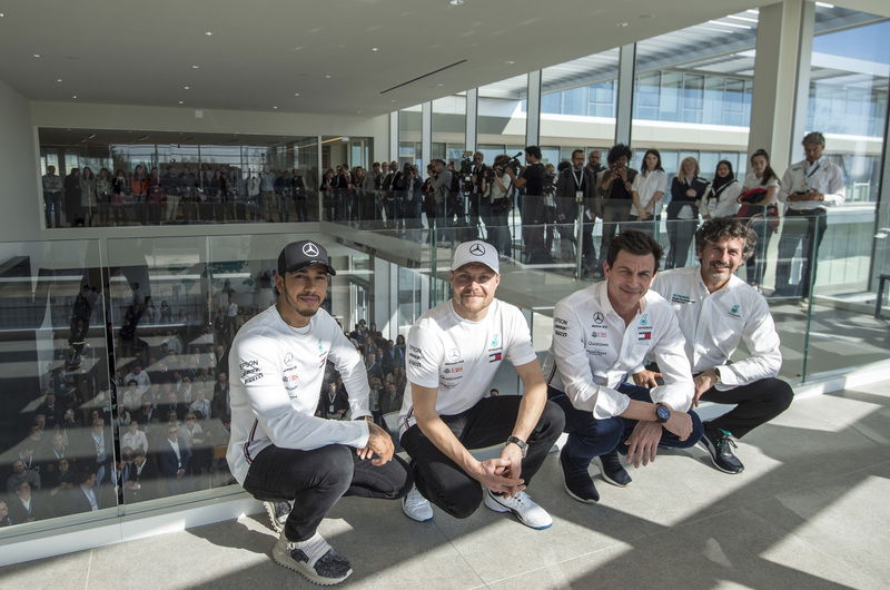 D&#039;Arrigo con Lewis Hamilton, Valtteri Bottas e Toto Wolff