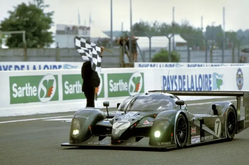 La Bentley Speed 8 guidata da Guy Smith, Kristensen e Capello, vincitrice dell'edizione 2003 della 24 ore di Le Mans